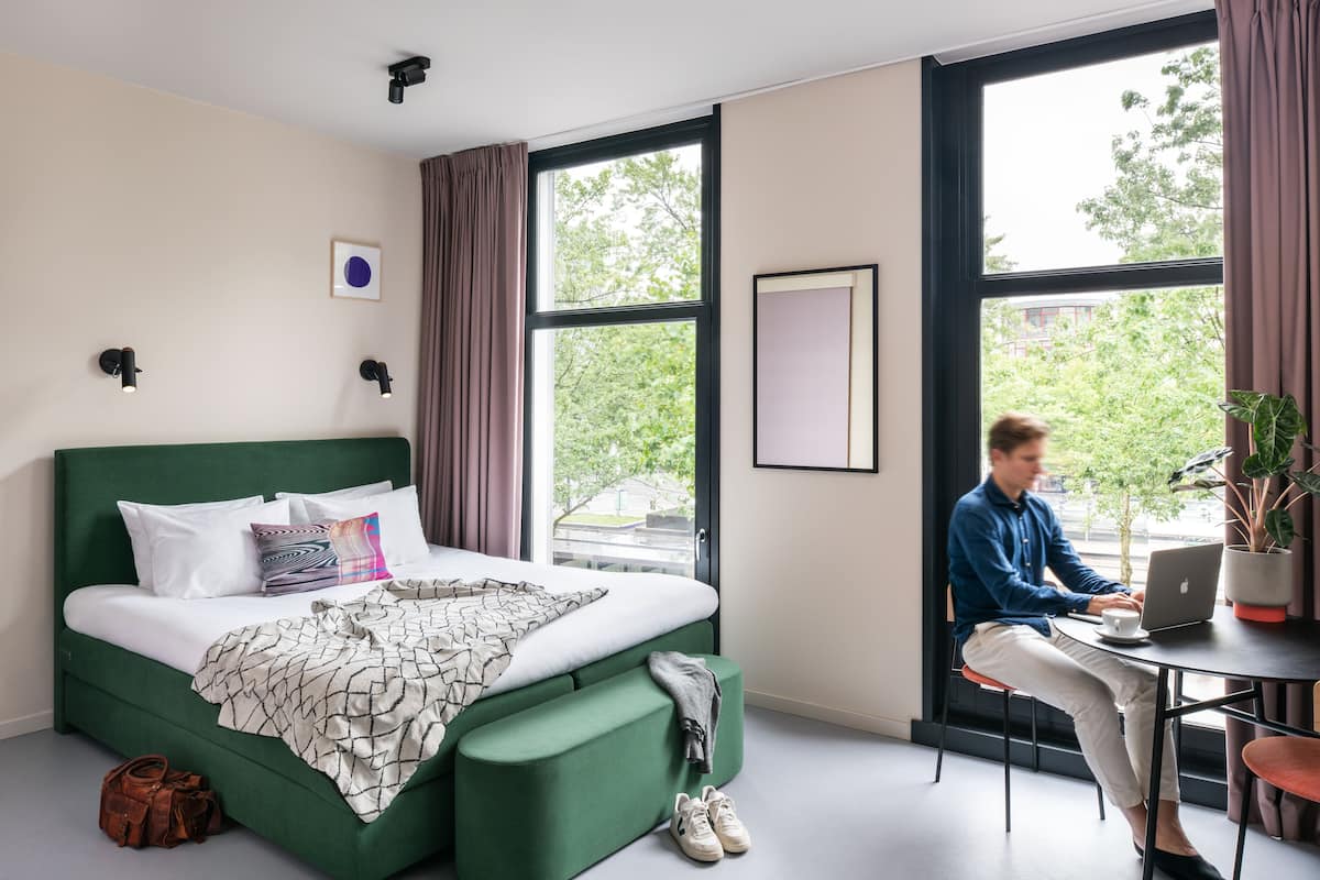 Superior Room (Plus)