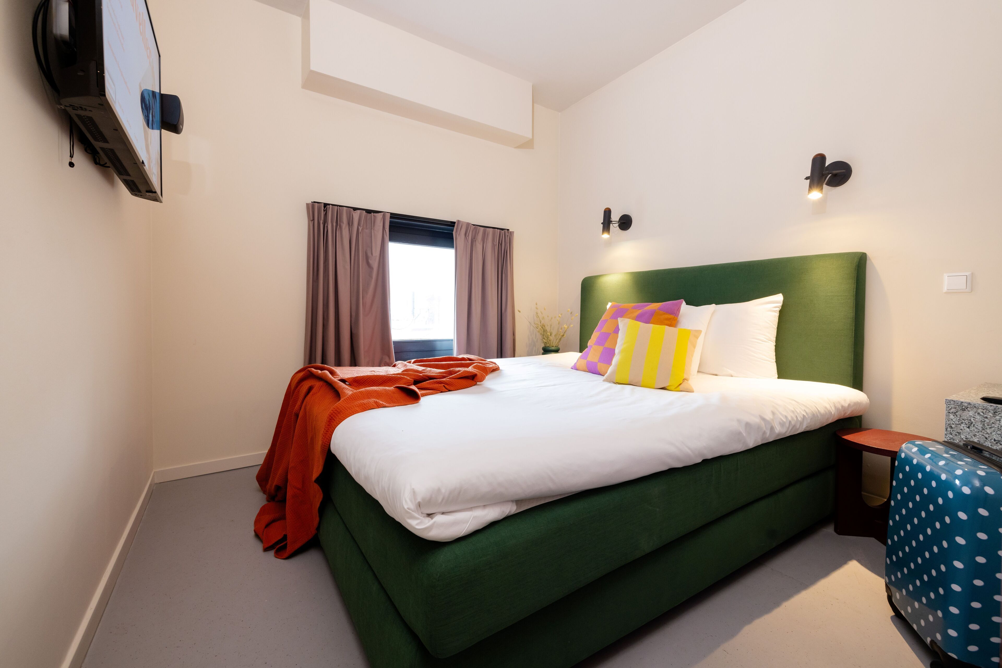 room (budget) | in-room safe, blackout curtains, soundproofing, free wifi