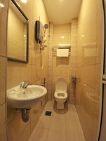 Ducha, artículos de tocador gratuitos, bidet, toallas