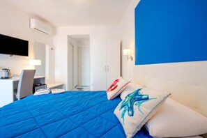 1 bedroom, hypo-allergenic bedding, memory foam beds, minibar - Caruso Sea View (Sorrento)