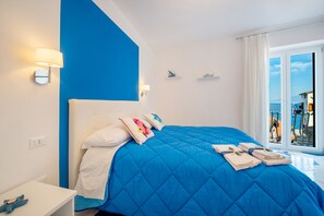 1 bedroom, hypo-allergenic bedding, memory foam beds, minibar - Caruso Sea View (Sorrento)