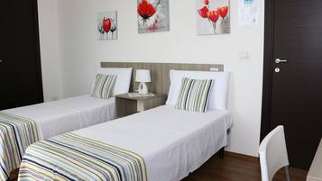 Standard Double or Twin Room | 1 bedroom, free minibar, individually decorated, individually furnished