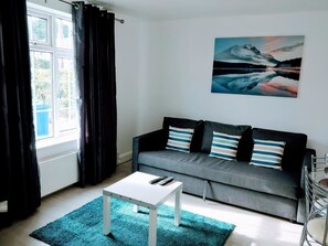 Walter Place | Living area | Flat-screen TV - Walter Place (Edgware)