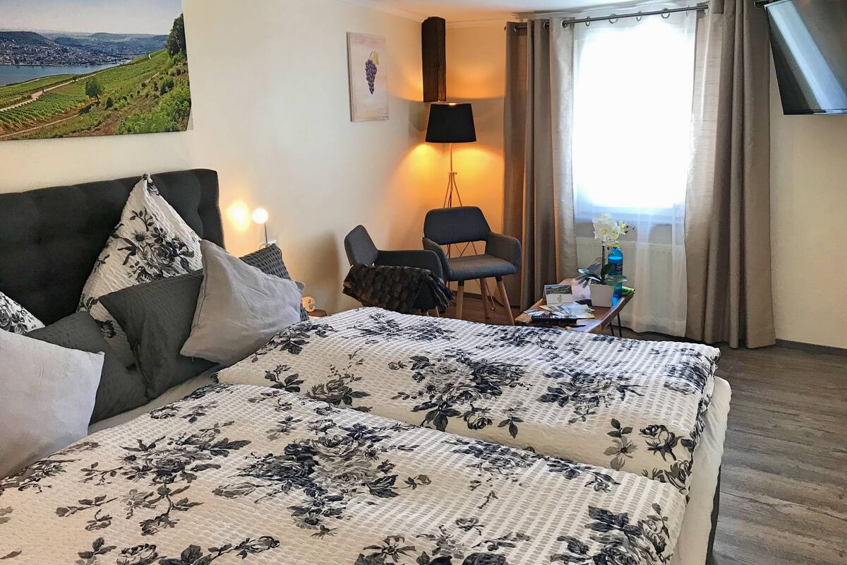 Comfort Apartment (lila) | Cots/infant beds, free WiFi