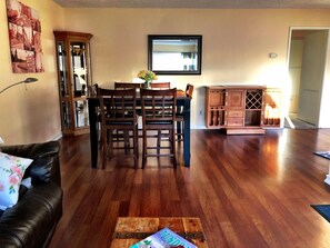 Interior - Alaska Explorer Headquarters (Anchorage)