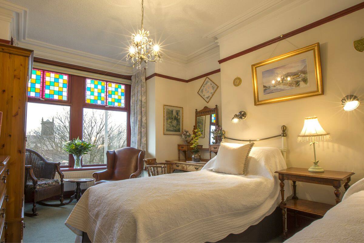 Fraser Room (Super King or Twin) | Tabla de planchar con plancha, wifi gratis, ropa de cama