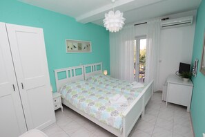 Twin Room, Balcony | 1 bedroom, iron/ironing board, free WiFi, bed sheets - Rooms Petra (Rovinj)