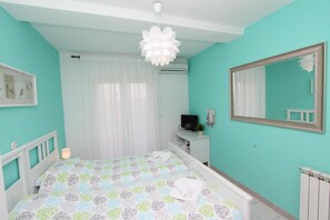 Twin Room, Balcony | 1 bedroom, iron/ironing board, free WiFi, bed sheets - Rooms Petra (Rovinj)