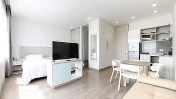 Loft, 1 slaapkamer | 1 slaapkamer, luxe beddengoed, donzen dekbedden, een kluis op de kamer