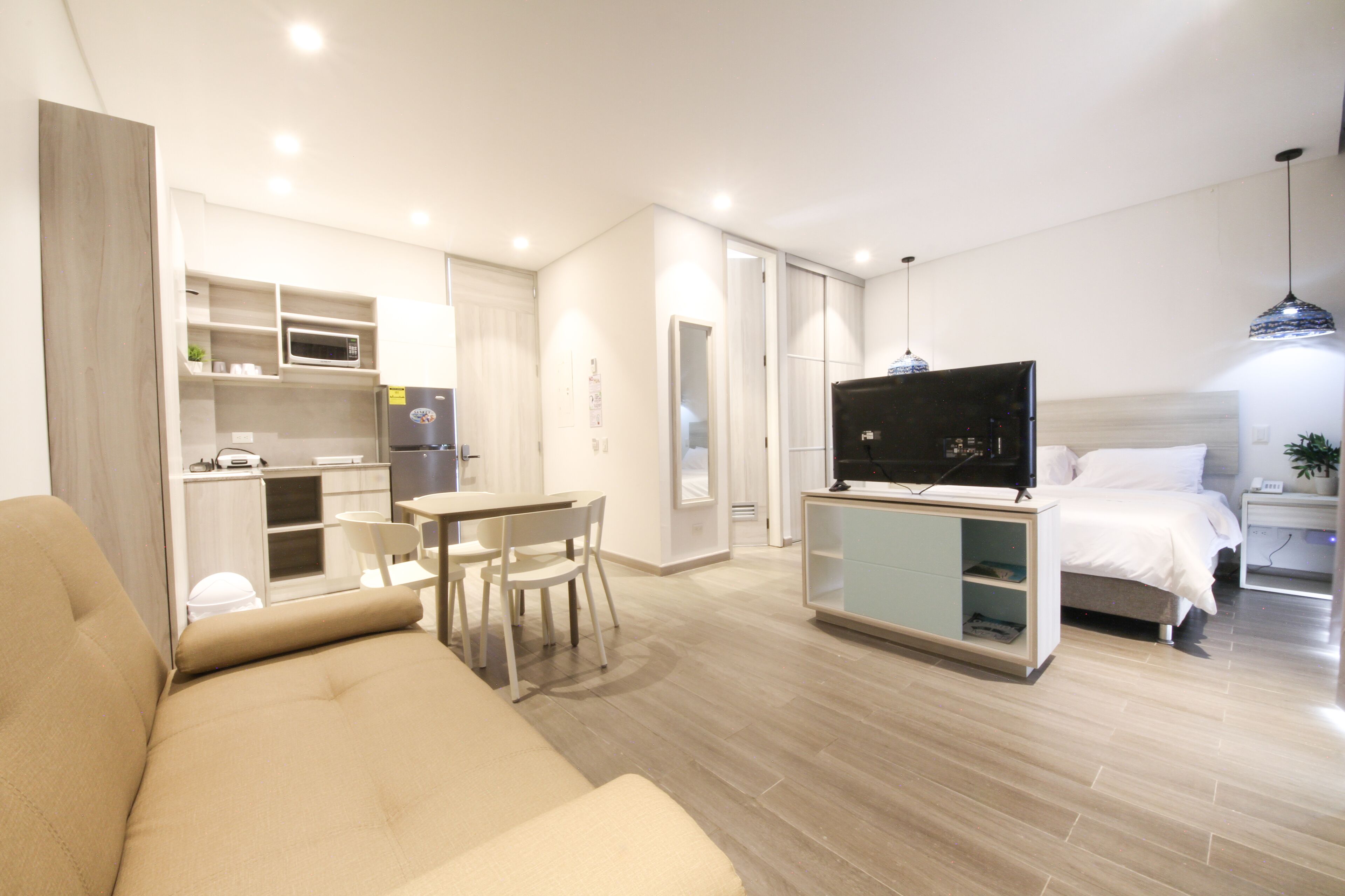 Foto - Azure Lofts & Pool