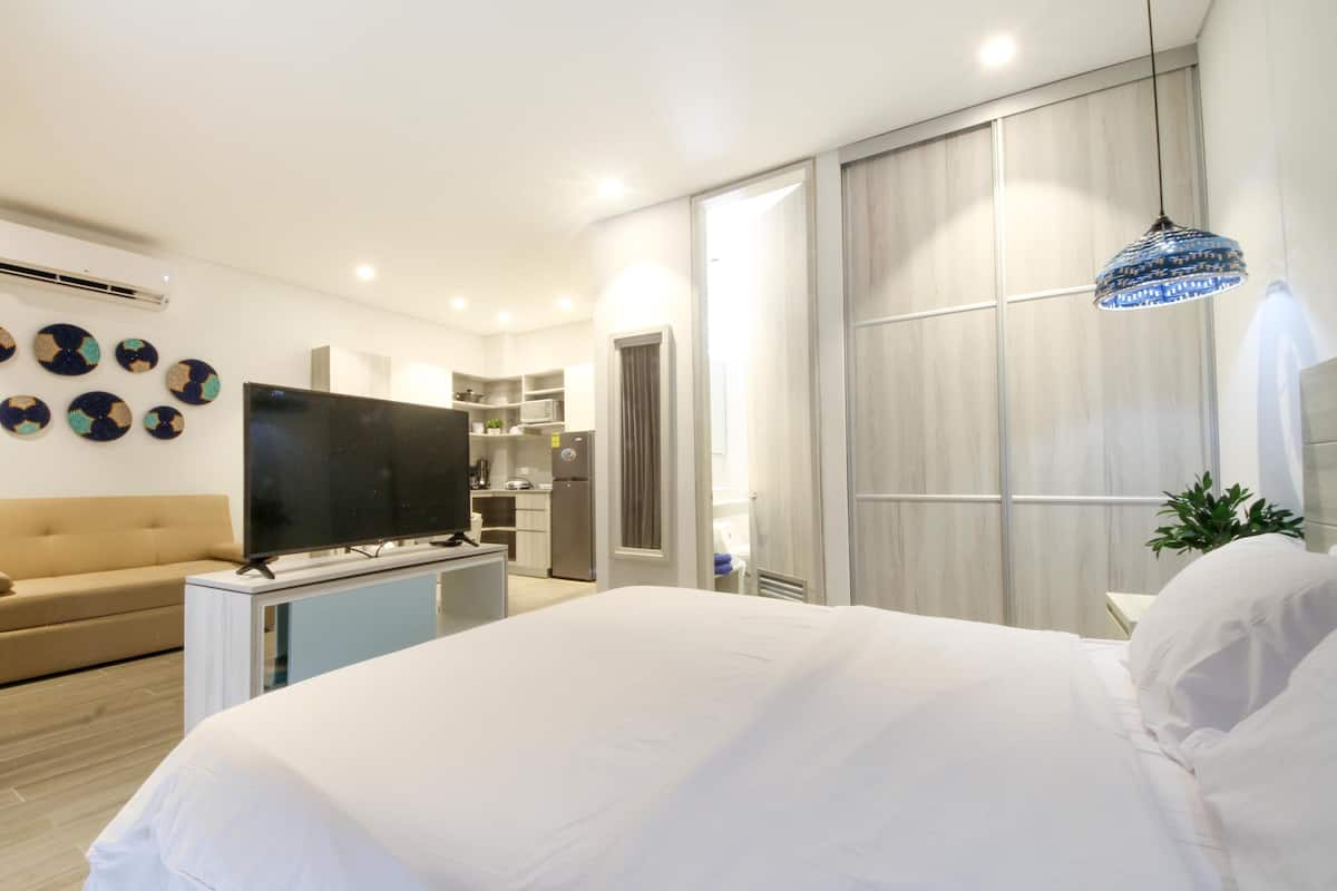 1 bedroom, premium bedding, down duvets, in-room safe