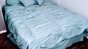 Single Room, 1 Queen Bed, Mountain View