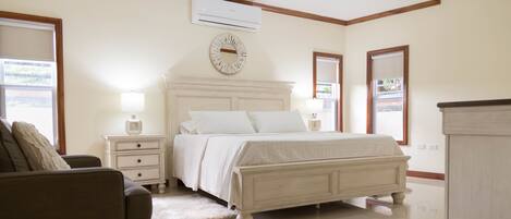 Luxury Townhome, Multiple Beds | Free WiFi