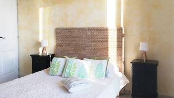 Kamar, 1 Tempat Tidur Double, pemandangan laut (Immortelle) | Didekorasi berbeda-beda dan dilengkapi dengan perabotan berbeda-beda