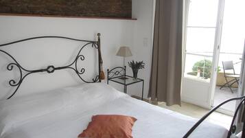 Apartment, Multiple Beds | Individually decorated, individually furnished, blackout curtains