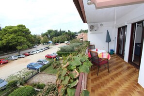 Appartamento, 1 camera da letto, balcone | Vista balcone