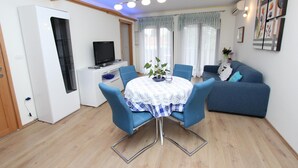 Leilighet, 1 soverom, balkong | Oppholdsområde