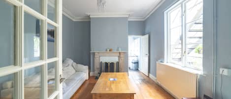 Casa | 4 habitaciones, decoración personalizada y muebles diferentes