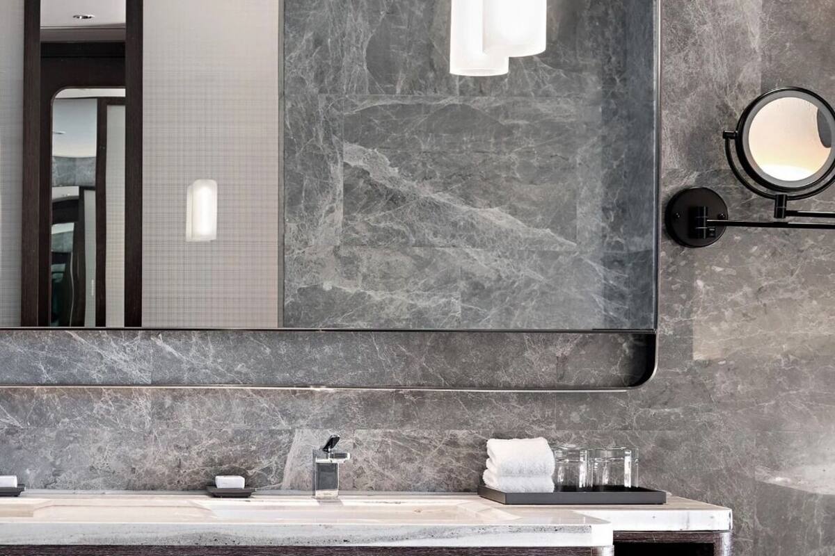 Bathroom | Separate tub and shower, rainfall showerhead, free toiletries