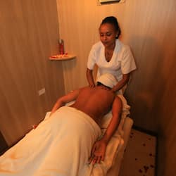 Massagens musculares profundas, massagens suecas, massagens desportivas