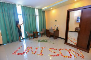 Phòng Suite | Két bảo mật tại phòng, bàn, phòng cách âm, bàn ủi/dụng cụ ủi quần áo 