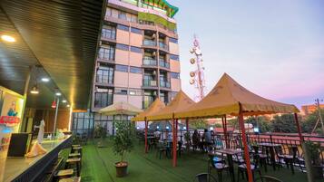 Breakfast, lunch, dinner served; local and international cuisine