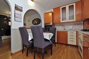 Apartment, 2 Bedrooms, Terrace | Private kitchen | Full-size fridge, oven, stovetop, coffee/tea maker - Apartment Ilinovic (Rovinj)