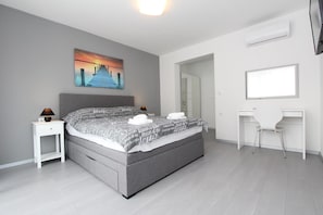 Apartment, 3 Bedrooms, Private Pool | 3 bedrooms, desk, iron/ironing board, free WiFi