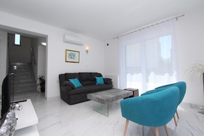 Apartment, 3 Bedrooms, Private Pool | Living room | Flat-screen TV