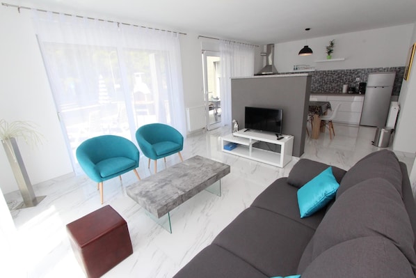 Apartment, 3 Bedrooms, Private Pool | Living room | Flat-screen TV
