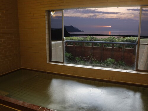 Kasumi Nihon Yuhi Hyakusen No Yado Minatokan