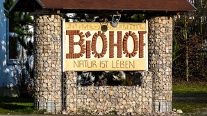 Unclassified image, 3 of 22, button - Hotel zur Werra (Vachdorf)