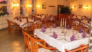 Unclassified image, 5 of 22, button - Hotel zur Werra (Vachdorf)