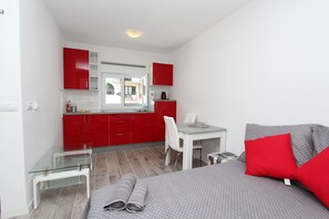 Studio | Private kitchen | Fridge - Guest House Mafi (Rovinj)