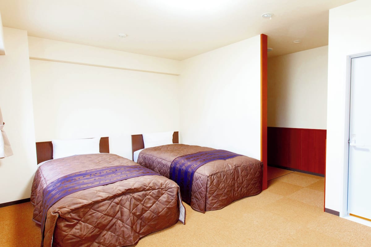 In-room safe, free WiFi