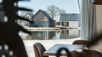 Comfort Bungalow (10 persons) | Uitzicht op het water