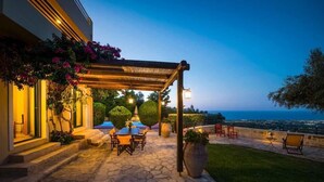 Villa, 4 chambres | Terrasse/patio
