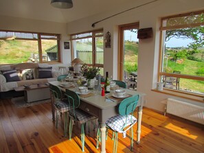Dining - Traditional 5 Star self catering cottage with private fishing. Super host status (Clifden)