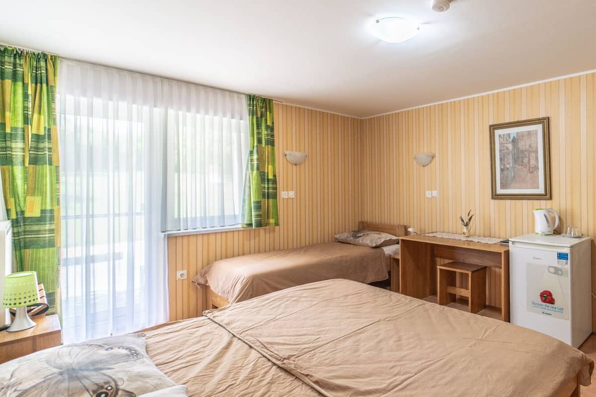 1 bedroom, desk, iron/ironing board, free cots/infant beds
