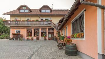 Standard Studio | Terrace/patio