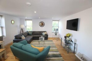 Apartamento | Sala de estar | TV 30 polegadas com canais digitais