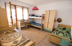 Apartment, 2 Schlafzimmer | Bügeleisen/Bügelbrett, Babybetten, WLAN