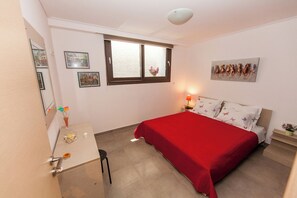 2 habitaciones, tabla de planchar con plancha y wifi gratis 