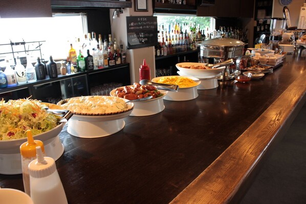 Daily buffet breakfast for a fee
