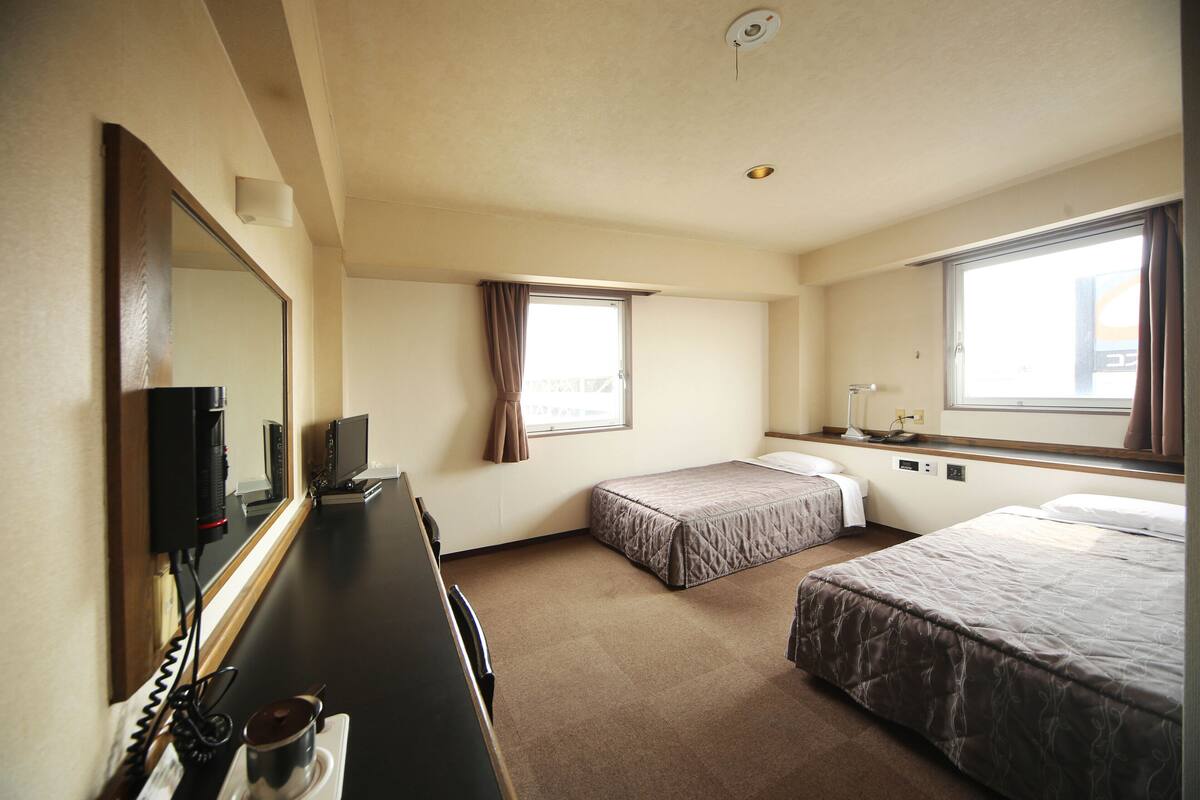 Desk, iron/ironing board (on request), WiFi (free), bed sheets
