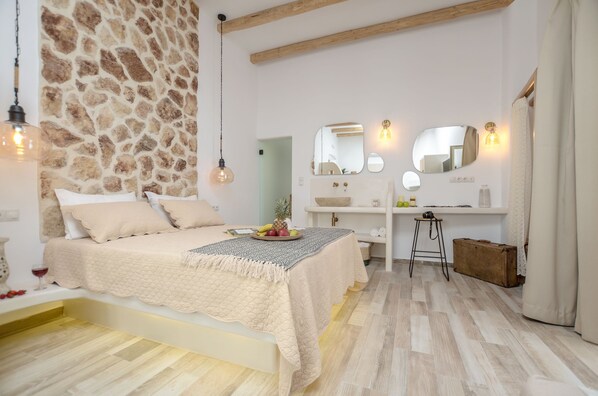 Suite Deluxe | 1 habitación, ropa de cama de alta calidad y edredón 