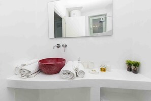 Bathroom - Aegean White Home (Naxos)