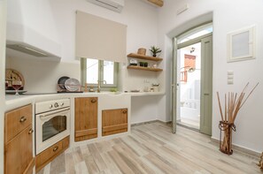 Deluxe-Suite | Eigene Küche | Kühlschrank, Ofen, Herdplatte, Wasserkocher mit Kaffee-/Teezubehör