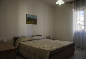 Apartment, 2 Bedrooms | Iron/ironing board, cribs/infant beds, rollaway beds, WiFi - Casa Mormora (Alghero)