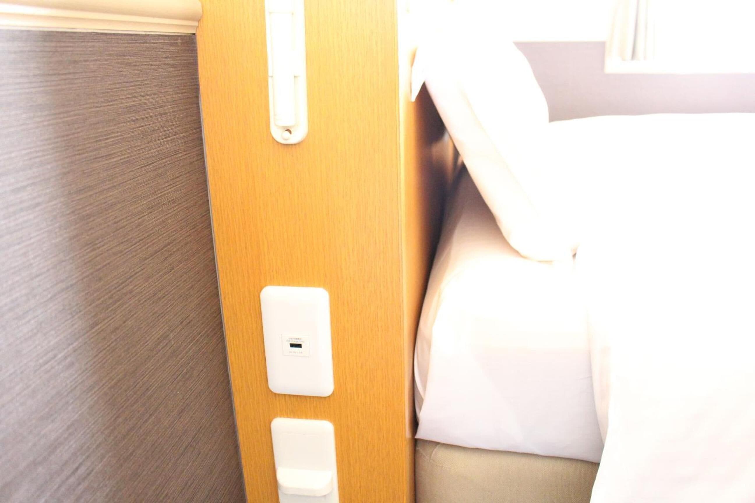 1 bedroom, desk, free wifi, bed sheets